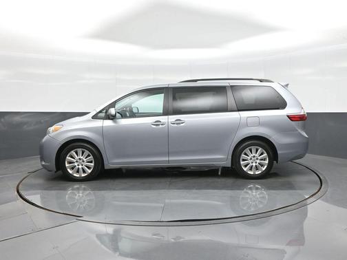 Silver Sky Metallic 2015 Toyota Sienna XLE