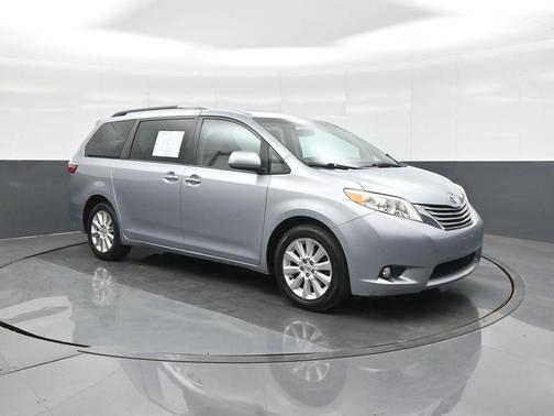 Silver Sky Metallic 2015 Toyota Sienna XLE