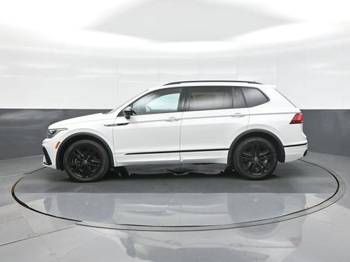 2022 Volkswagen Tiguan 2.0T SE R-Line Black 4MOTION