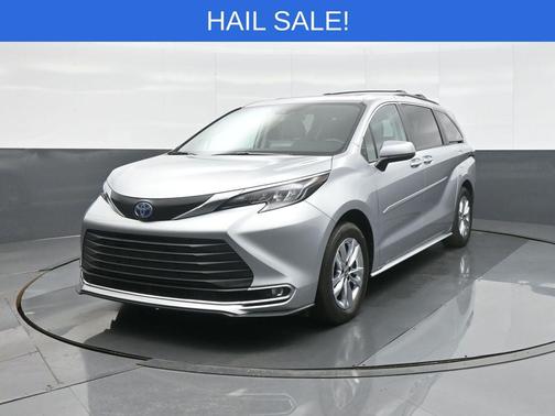 2024 Toyota Sienna XLE