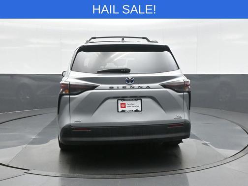 2024 Toyota Sienna XLE
