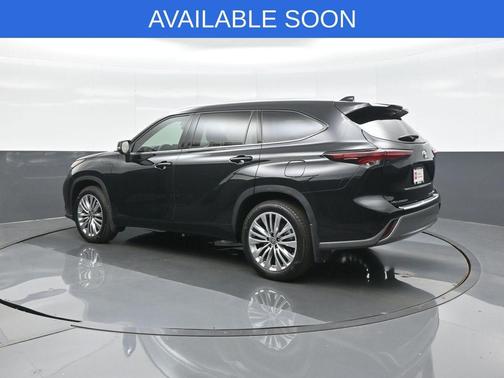 Midnight Black Metallic 2025 Toyota Highlander Platinum