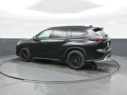 2025 Toyota Highlander XSE