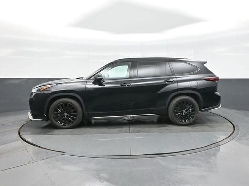 2025 Toyota Highlander XSE