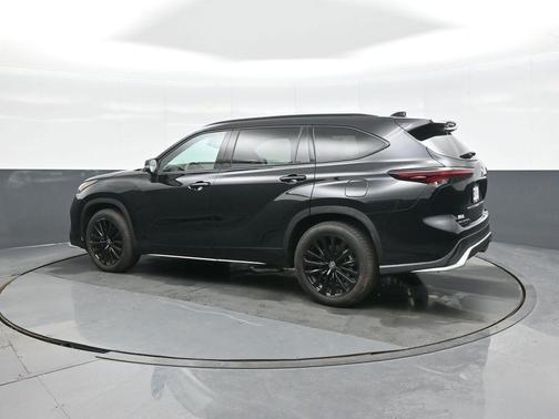 2025 Toyota Highlander XSE