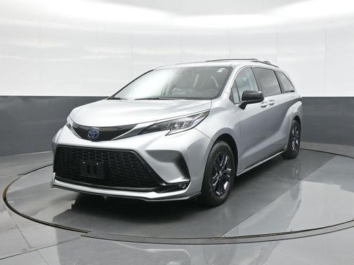 2024 Toyota Sienna XSE 7 Passenger