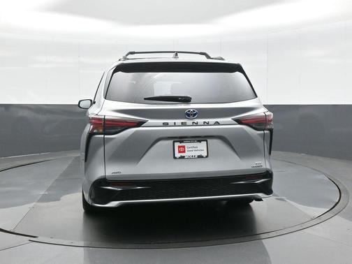 2024 Toyota Sienna XSE 7 Passenger