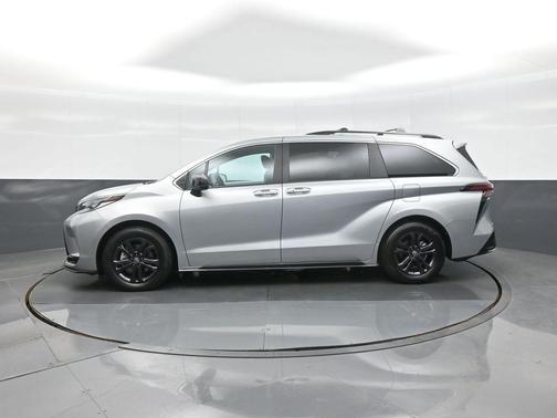 2024 Toyota Sienna XSE 7 Passenger