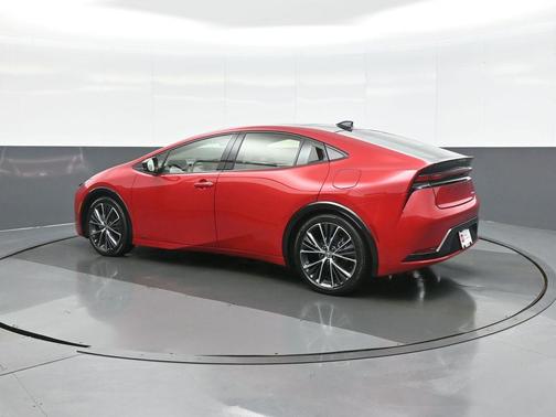 2025 Toyota Prius XLE