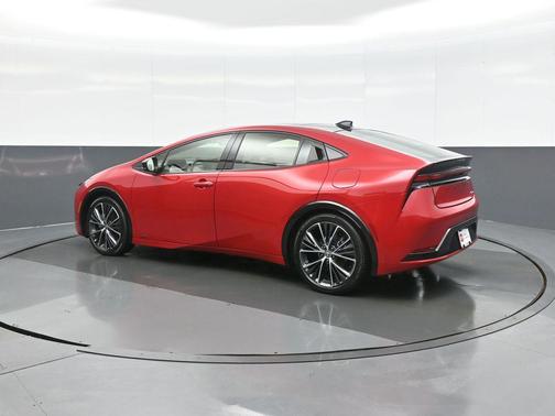 2025 Toyota Prius XLE