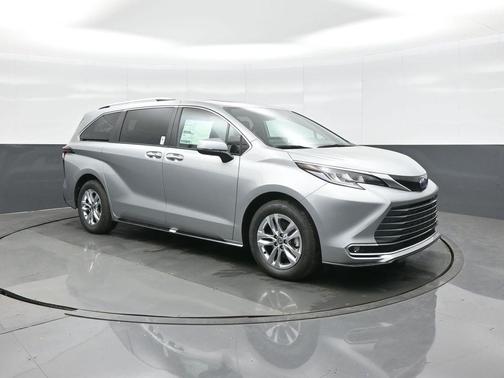 2025 Toyota Sienna Limited