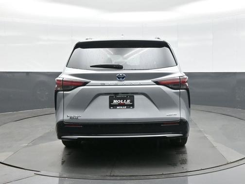 2025 Toyota Sienna Limited