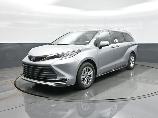 2025 Toyota Sienna Limited