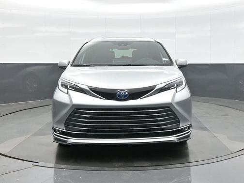 2025 Toyota Sienna Limited