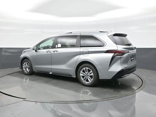 2025 Toyota Sienna Limited