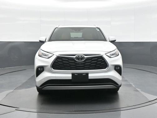 Pearl 2025 Toyota Highlander Hybrid Platinum