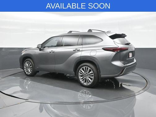Heavy Metal 2026 Toyota Highlander Hybrid Platinum