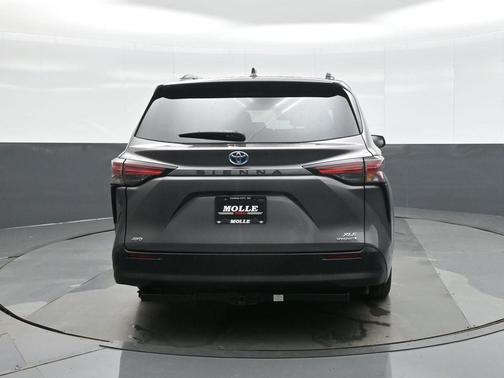 2021 Toyota Sienna XLE 7 Passenger