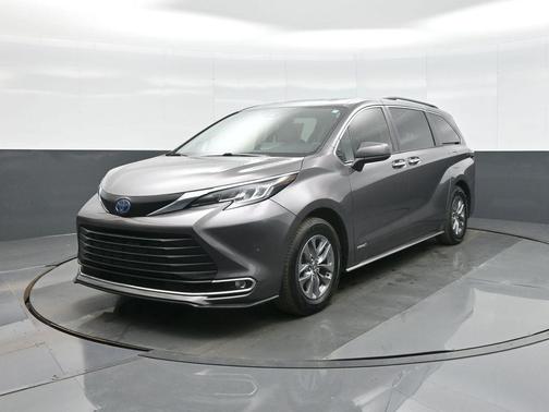 2021 Toyota Sienna XLE 7 Passenger