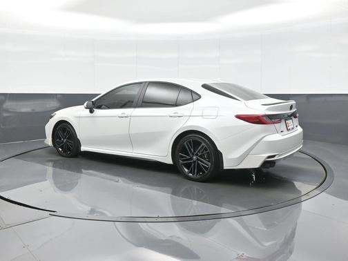 Pearl 2025 Toyota Camry XSE