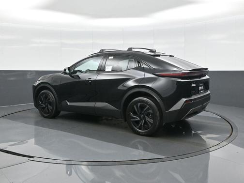 Midnight Black Metallic 2026 Toyota C-HR SE