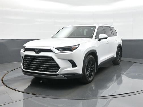 Pearl 2026 Toyota Grand Highlander Platinum