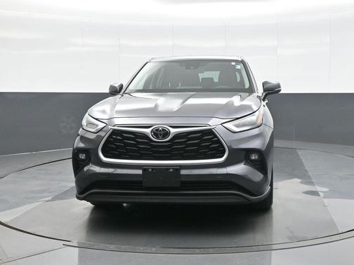 Magnetic Gray 2024 Toyota Highlander LE