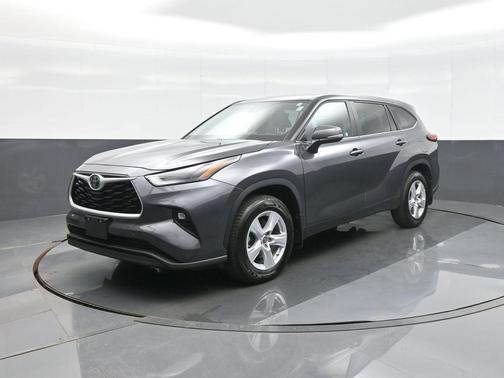 Magnetic Gray 2024 Toyota Highlander LE