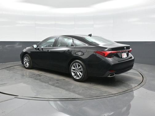 2022 Toyota Avalon XLE