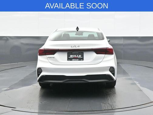 Snow White Pearl 2022 Kia Forte LXS