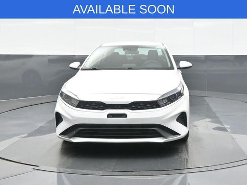 Snow White Pearl 2022 Kia Forte LXS
