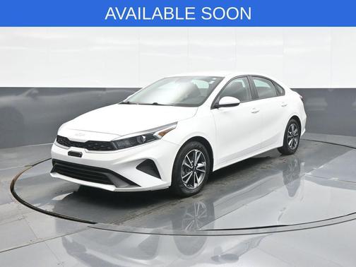 Snow White Pearl 2022 Kia Forte LXS