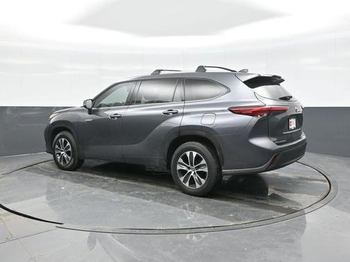 2020 Toyota Highlander Hybrid XLE