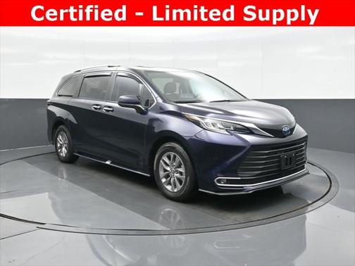 2023 Toyota Sienna XLE 8 Passenger