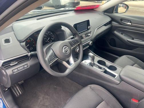 2022 Nissan Altima 2.5 S