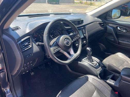 Magnetic Black 2017 Nissan Rogue SL