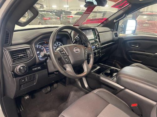 2024 Nissan Titan SV