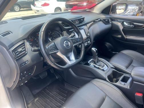 2022 Nissan Rogue Sport SL