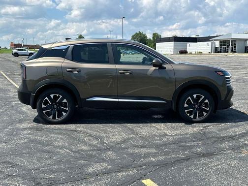 2025 Nissan Kicks SV