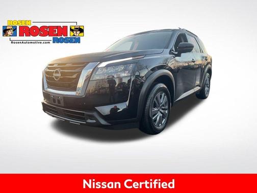 2025 Nissan Pathfinder SV