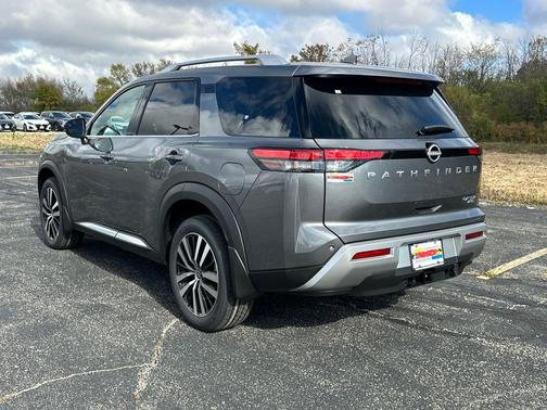 2025 Nissan Pathfinder Platinum