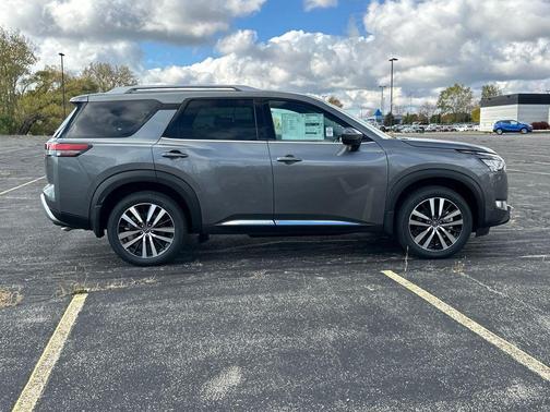 2025 Nissan Pathfinder Platinum