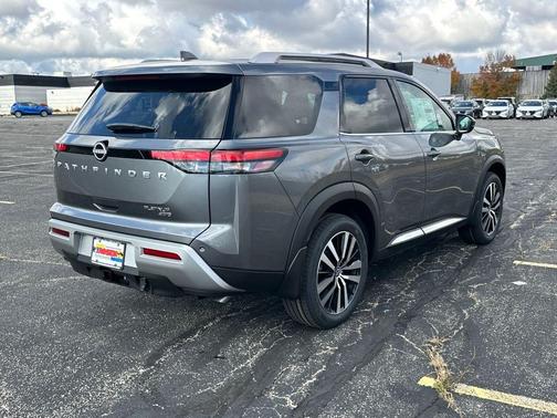 2025 Nissan Pathfinder Platinum