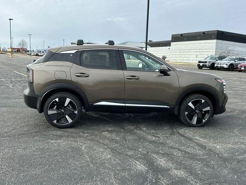 2025 Nissan Kicks SR