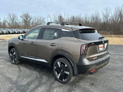 2025 Nissan Kicks SR