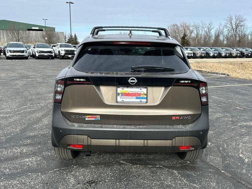 2025 Nissan Kicks SR