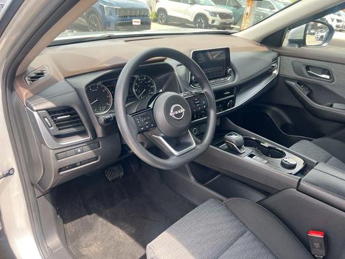 Brilliant Silver Metallic 2023 Nissan Rogue SV