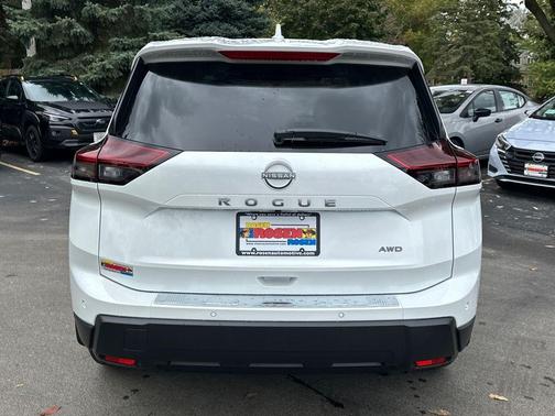 2026 Nissan Rogue SV