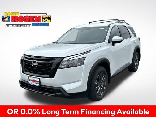 2025 Nissan Pathfinder SV