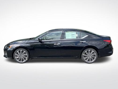 2025 Nissan Altima SL